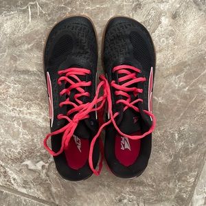 WOMEN'S ALTRA HIIT XT size 8